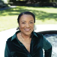Kim Vaz-Deville